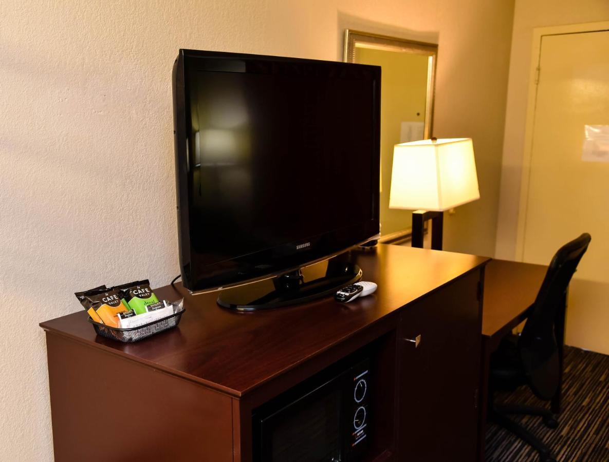 Baymont By Wyndham Columbus Ga Hotell Exteriör bild
